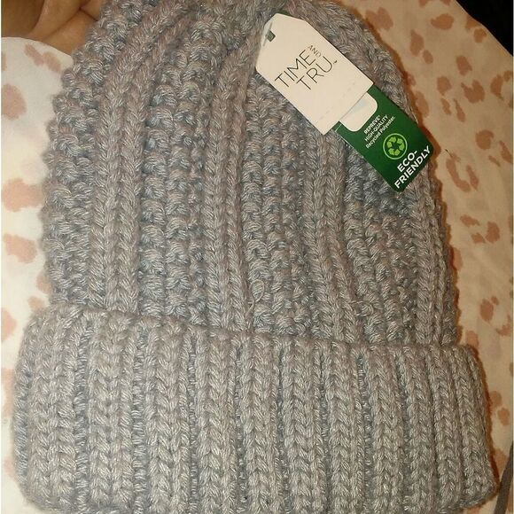 NWT Time & Tru solid pom gray beanie - Picture 4 of 8